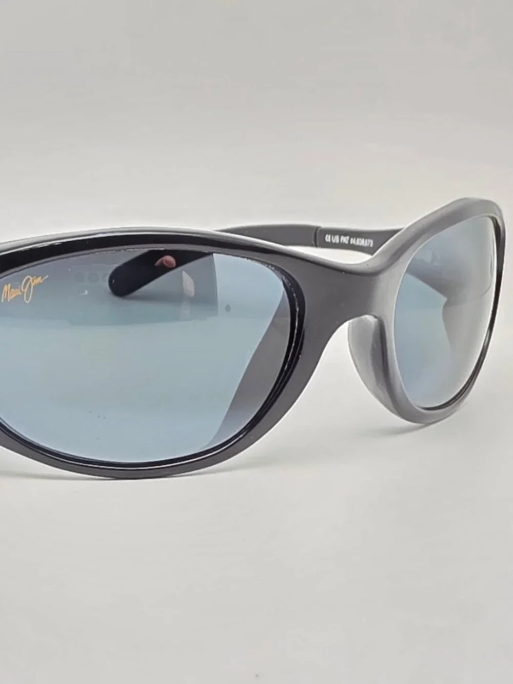Maui Jim MJ142-02 Volcano Black Frame Polarized Grey Glass Lens Sunglasses Japan